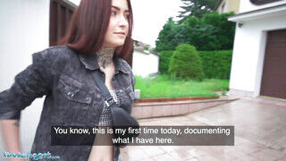 Public Agent - Tabitha Poison a kitetovált fiatal nuni