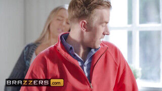 Brazzers - Petite Princess Eve és gigantikus dárda