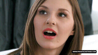 Alice popója bekúrva a castingon