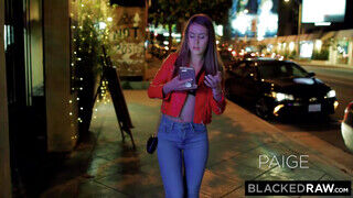 BlackedRaw - Paige Owens méretes hímtagot kap
