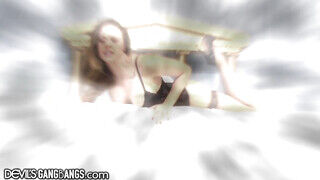 Chanel Preston élvezi ha fehér srácok döngetik