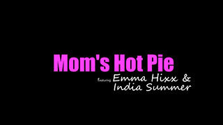 India Summer és Emma Hix édeshármasban kettyintenek
