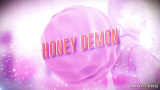 Honey Demon a csábos fitt milf mami