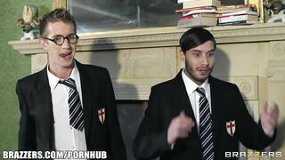 Tarra White a szívdöglesztő sulis luvnya