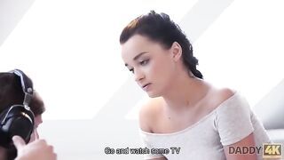Tinédzser csajszi és az korosodó srác