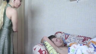 Anyu te mi a dárdát csinálsz?