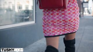 Zoe Bloom élvezi ha hátsó bejáratba kefélik
