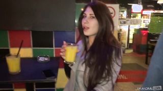 Ayda Swinger a gigászi keblű fiatal kurva