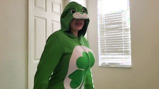 18 éves cosplayes gigászi fenekű latina tinédzser