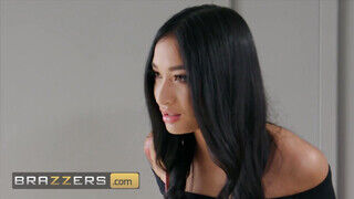 Brazzers - Avery Black idősebb hapsi dákóján lovagol