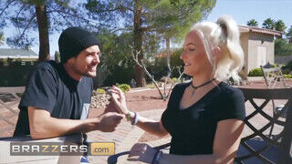 Brazzers - Danielle Derek az óriás didkós mami