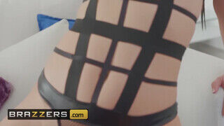 Brazzers - Alina Lopez a fullos nyuszilány