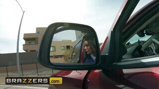 Brazzers - Kendra Lust imádja a gigászi rúdat