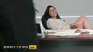 Brazzers - A gigantikus fenekű Ivy Lebelle popsi pornója