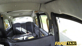 Fake Taxi - Melody Pleasure imádja a gigászi fügyit