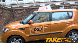 Fake Driving School - óriási didkós kívánatos nő szeretkezni akar