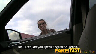 FakeTaxi - francia túrista megkettyintve a híd alatt