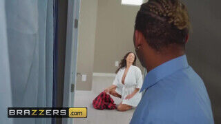 Brazzers - Ava Addams az óriás didkós anyuci