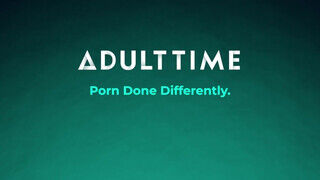 ADULT TIME - Jessie Saint és Lulu Chu édeshármasban kettyintenek