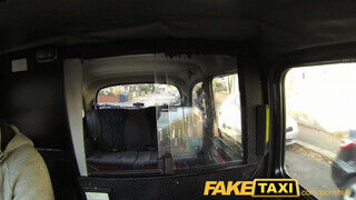 FakeTaxi - gigantikus száj, óriási segg és egy szaftos buxa