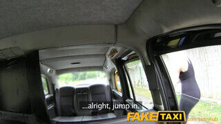 FakeTaxi - isteni testű világos szőke szuka szeret kufircolni