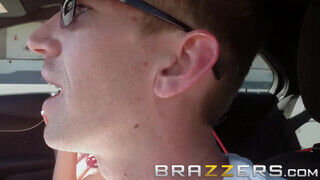 Brazzers - Monique Alexander kúr a gigászi faszú palival