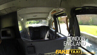 FakeTaxi amerikai félvér maca szexelni akar