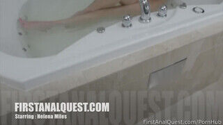 Helena Miles hátsó nyílásba is kedveli - First Anal Quest
