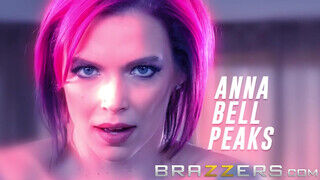 Brazzers - Anna Bell Peaks imád játszani