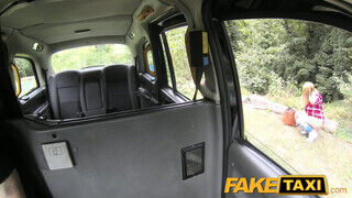 FakeTaxi óriás csöcsű világos szőke gádzsi bekúrva