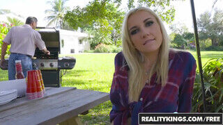 RealityKings - Jade Ambers megkívánta a kukacot