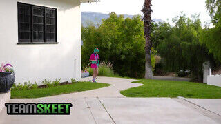 Jessie Saint a cosplayes fiatal gádzsi - TeamSkeet