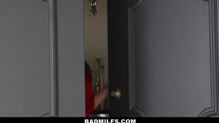 BadMILFS - Dana DeArmond és Jennifer Jacobs osztoznak a faszon