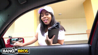 BANGBROS - Ms. Yummy a óriási didkós csoki cunci