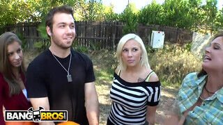 BANGBROS - Három pipit kúrnak a srácok