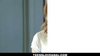 Teensloveanal - Kinsley Eden kipróbálja popóba