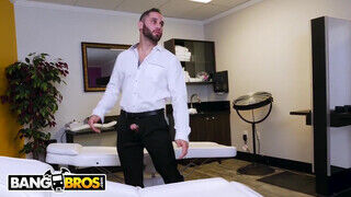 BANGBROS - Blair Williams a csöcsös tinédzser nőci