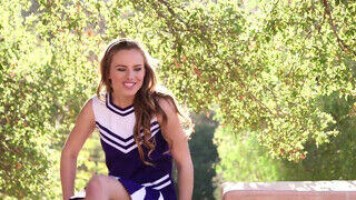 Jillian Janson a bombázó pici sulis nőci