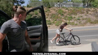 TeensLoveanál - análba baszás a bringán