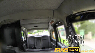 FakeTaxi - Chantelle Fox megdugva a taxiban