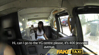 FakeTaxi - Kiki Minaj barna vaginája bekúrva