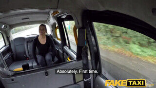Fake Taxi - Nikky Dream hatalmas didkós szöszi