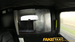 FakeTaxi - Világos Szőke termetes fenekű gádzsi megkefélve