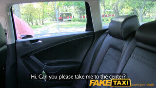 FakeTaxi - Tinédzser tinédzser bige a hátsó ülésen