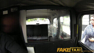 FakeTaxi - gigászi cickós szuka nem akar fizetni
