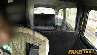 FakeTaxi egy tökéletes cumizás a fuvarért cserébe