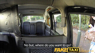 FakeTaxi - tetovált formás popós pipi a motorháztetőn tolva