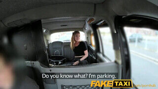 FakeTaxi - szegyenlős világos szőke gádzsi a taxiban