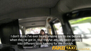 FakeTaxi - taxi rajongó csajszika tudja miért jött