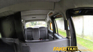FakeTaxi - vörös lány vörös szőrű pinával